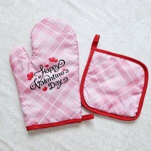 ❤️Pink Valentine's Day Oven Mitt and Pot Holder Set
